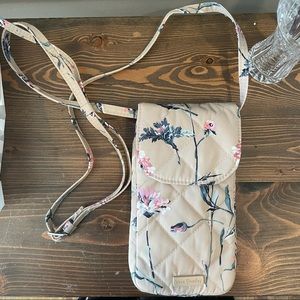 Vera Bradley Carson Cellphone Strawflowers